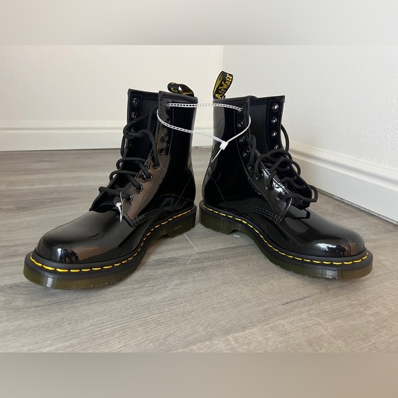 Doc Dr. Martens Black Patent 1460 Lace-Up Boots, UK 5/US 7/EU 38 Women - Picture 2 of 9